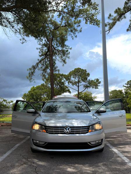 2013 Volkswagen Passat 2.5L SEL Premium