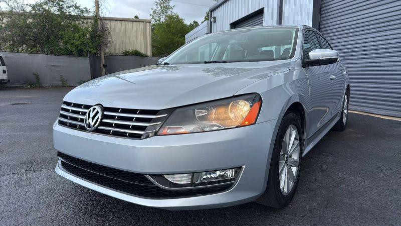 2013 Volkswagen Passat 2.5L SEL Premium