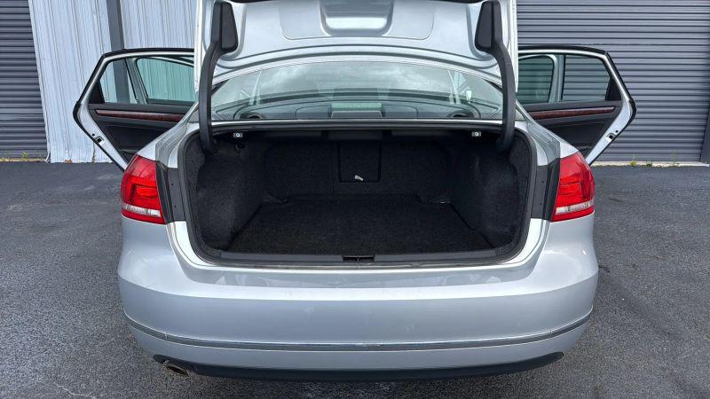 2013 Volkswagen Passat 2.5L SEL Premium