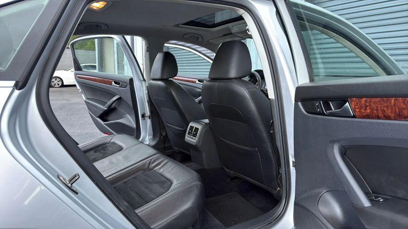 2013 Volkswagen Passat 2.5L SEL Premium