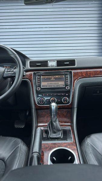 2013 Volkswagen Passat 2.5L SEL Premium