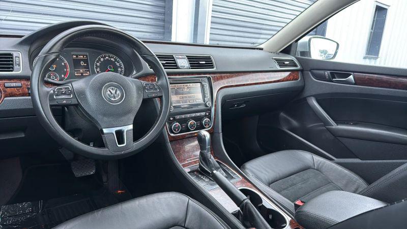2013 Volkswagen Passat 2.5L SEL Premium