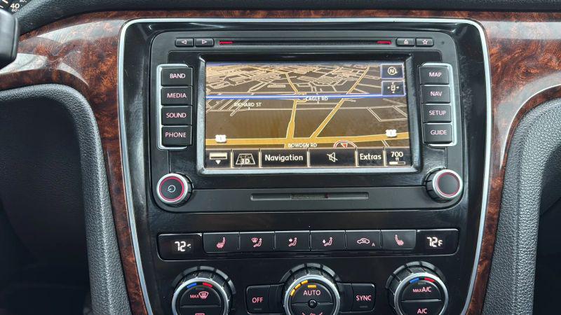 2013 Volkswagen Passat 2.5L SEL Premium