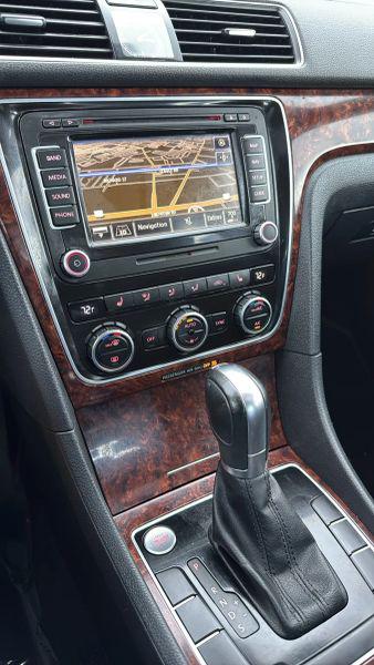 2013 Volkswagen Passat 2.5L SEL Premium