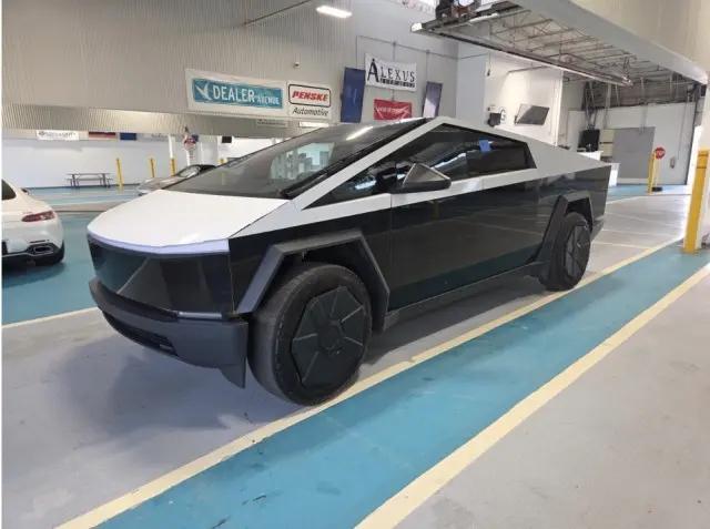 2024 Tesla Cybertruck Cyberbeast
