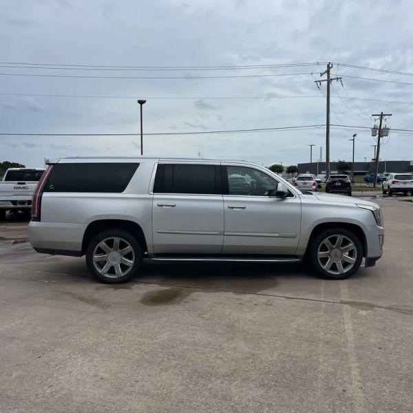 2017 Cadillac Escalade ESV Luxury