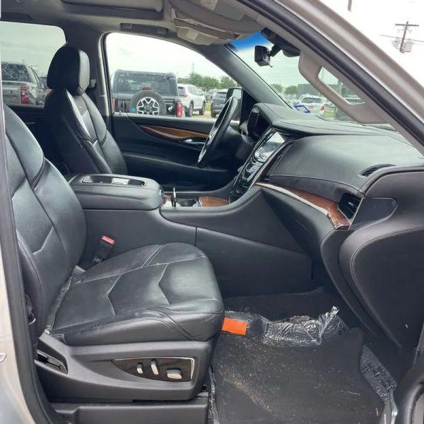 2017 Cadillac Escalade ESV Luxury