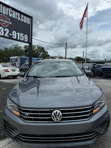 2017 Volkswagen Passat 1.8T R-Line