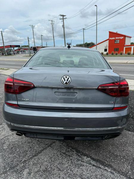 2017 Volkswagen Passat 1.8T R-Line