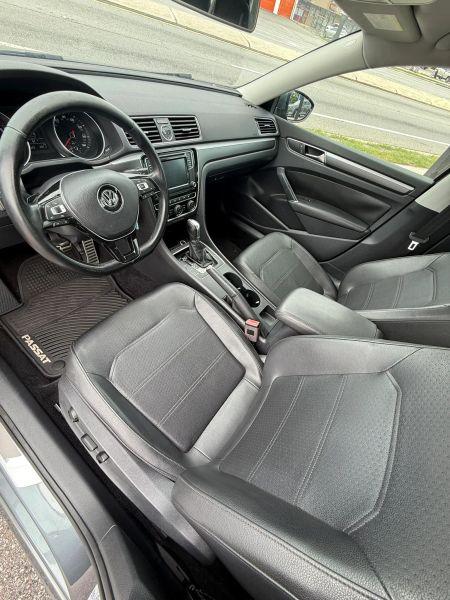2017 Volkswagen Passat 1.8T R-Line