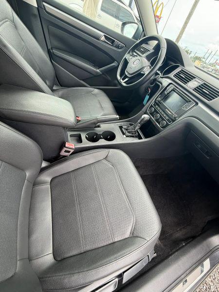 2017 Volkswagen Passat 1.8T R-Line