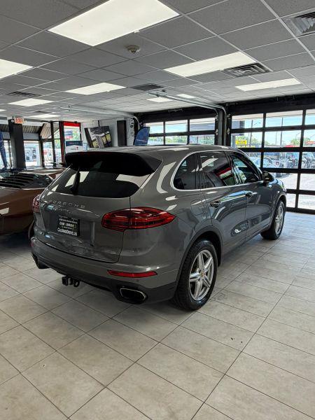 2016 Porsche Cayenne Base