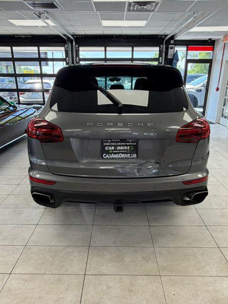2016 Porsche Cayenne Base