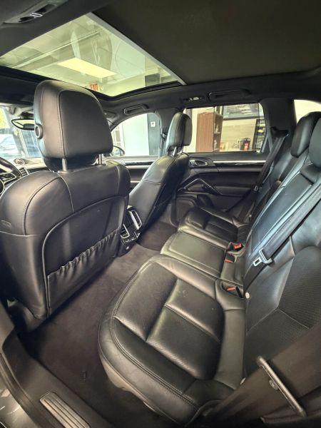 2016 Porsche Cayenne Base