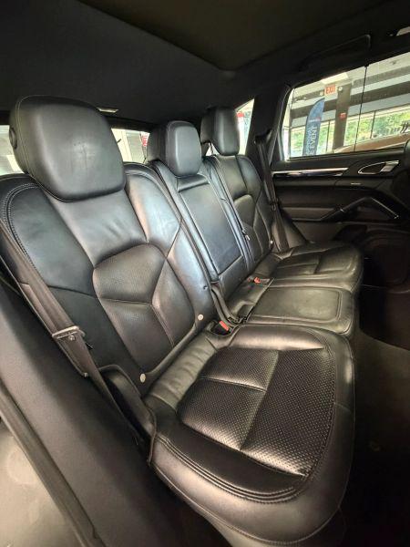 2016 Porsche Cayenne Base