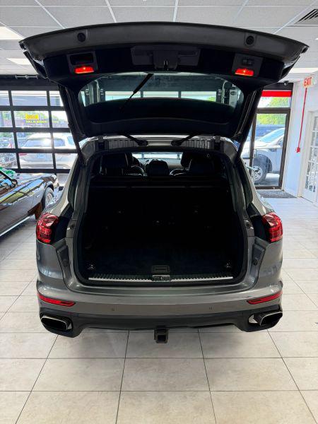 2016 Porsche Cayenne Base