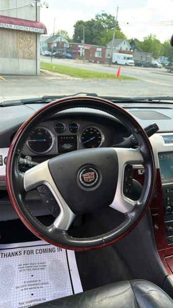 2009 Cadillac Escalade Standard