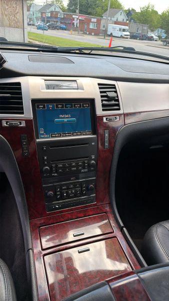 2009 Cadillac Escalade Standard