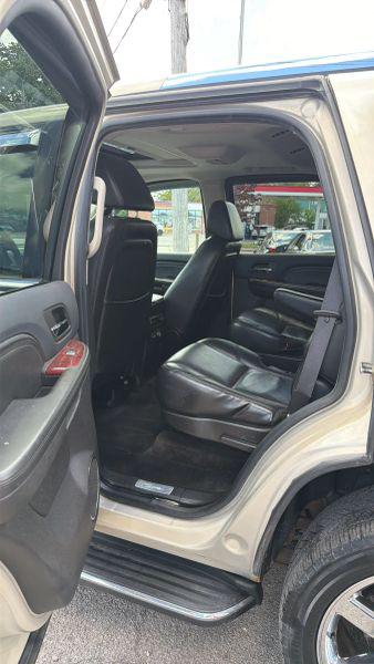 2009 Cadillac Escalade Standard