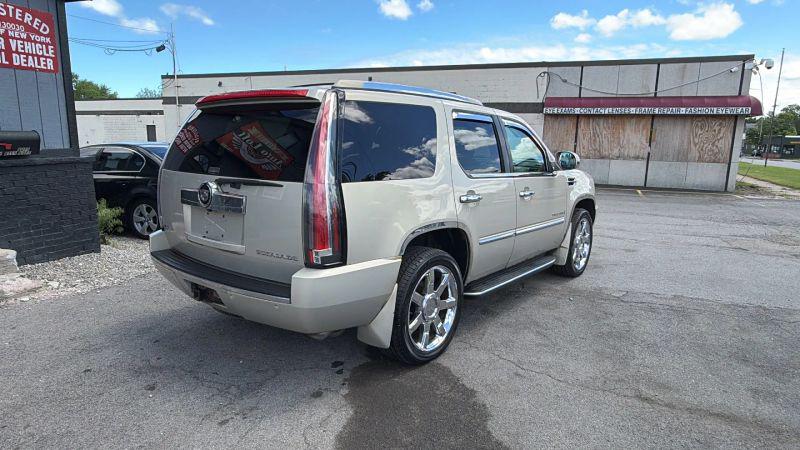 2009 Cadillac Escalade Standard