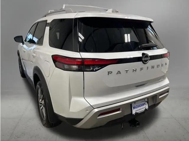 2025 Nissan Pathfinder SL 4WD