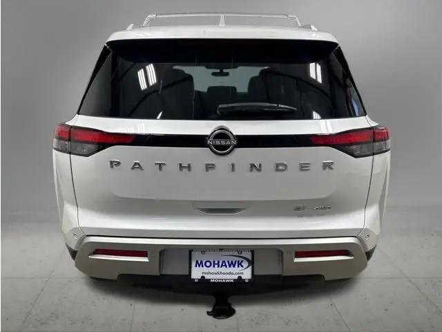 2025 Nissan Pathfinder SL 4WD