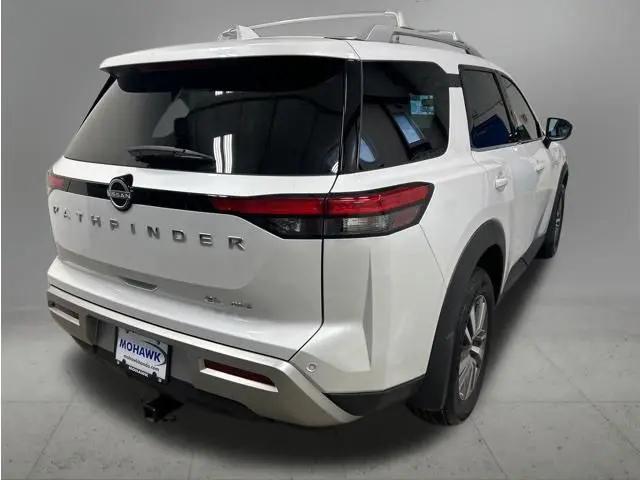 2025 Nissan Pathfinder SL 4WD