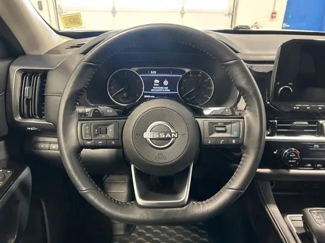2025 Nissan Pathfinder SL 4WD