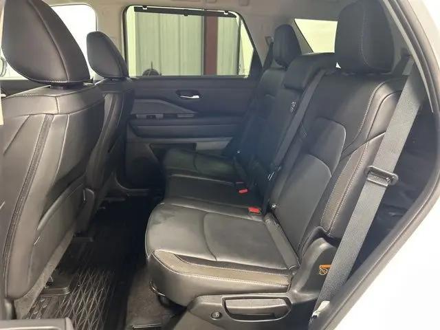 2025 Nissan Pathfinder SL 4WD