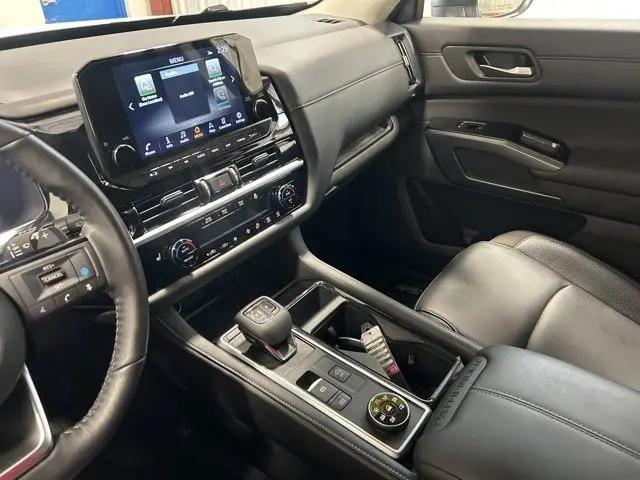 2025 Nissan Pathfinder SL 4WD