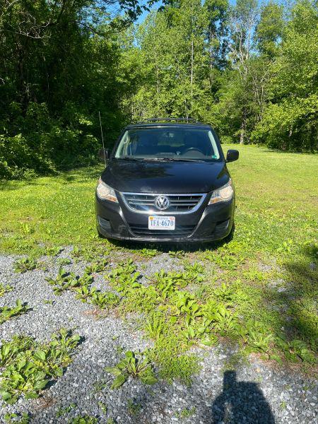 2012 Volkswagen Routan SE for sale in Hillsboro, VA
