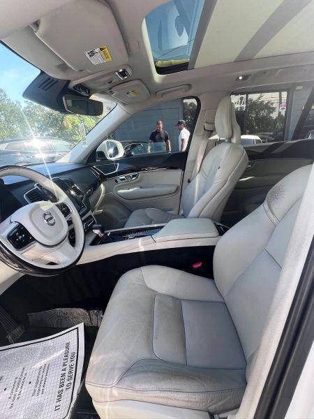 2017 Volvo XC90 T6 Momentum