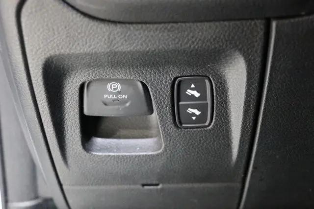 2023 Ram 1500 Laramie Crew Cab 4x4 5'7" Box
