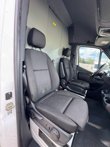 2021 Mercedes-Benz Sprinter 2500 High Roof V6
