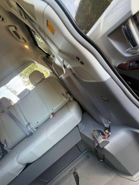 2013 Toyota Sienna XLE V6 8 Passenger