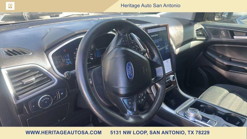 2021 Ford Edge SE