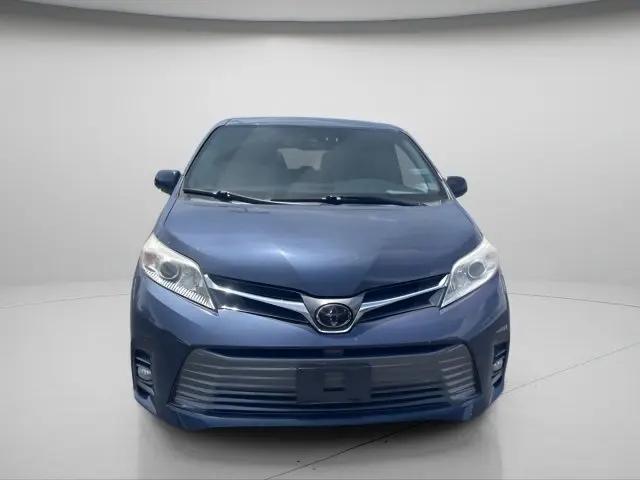 2018 Toyota Sienna XLE 7 Passenger