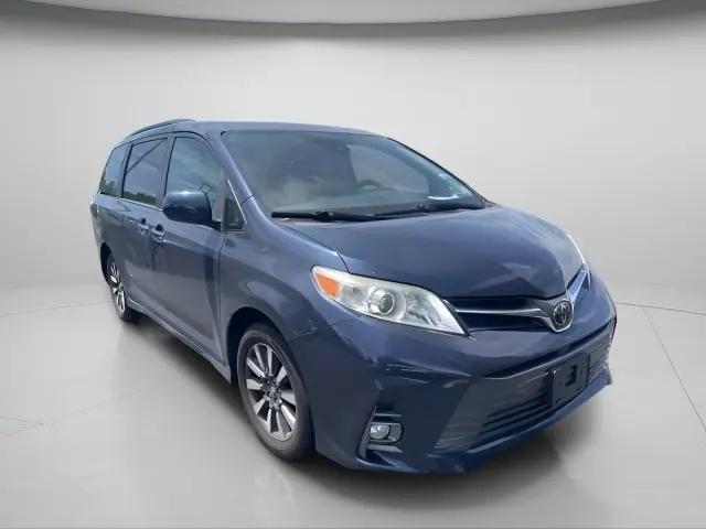 2018 Toyota Sienna XLE 7 Passenger