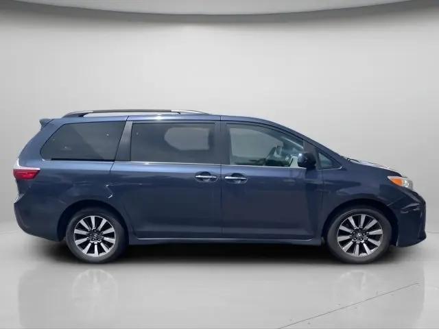 2018 Toyota Sienna XLE 7 Passenger