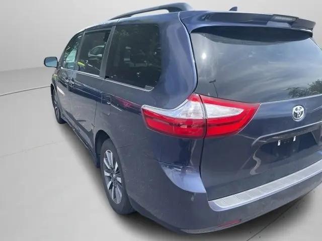 2018 Toyota Sienna XLE 7 Passenger