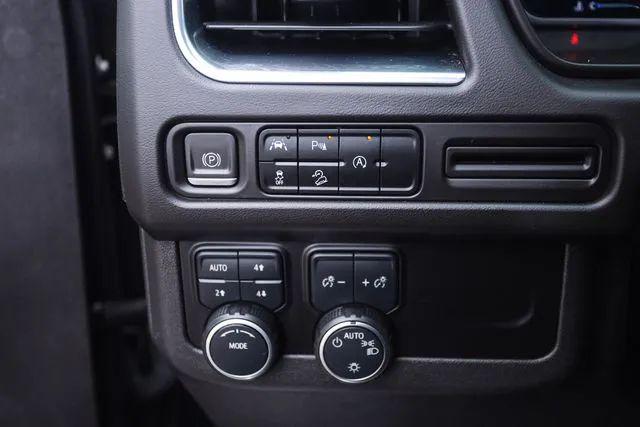 2023 Chevrolet Suburban 4WD Premier
