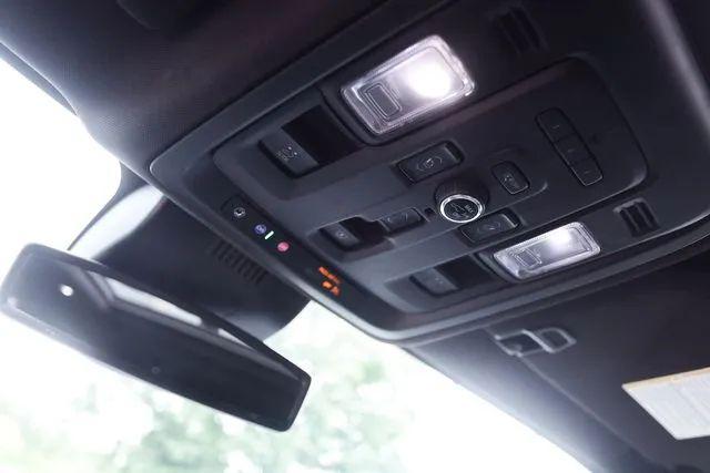 2023 Chevrolet Suburban 4WD Premier