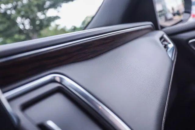 2023 Chevrolet Suburban 4WD Premier