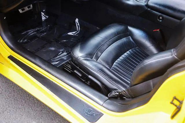 2003 Chevrolet Corvette Base