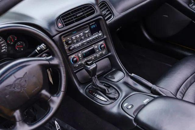 2003 Chevrolet Corvette Base