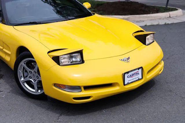 2003 Chevrolet Corvette Base