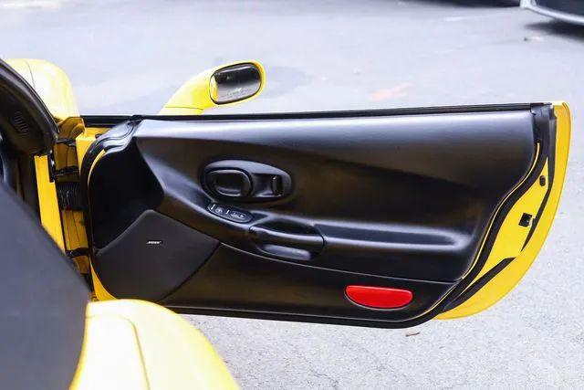 2003 Chevrolet Corvette Base