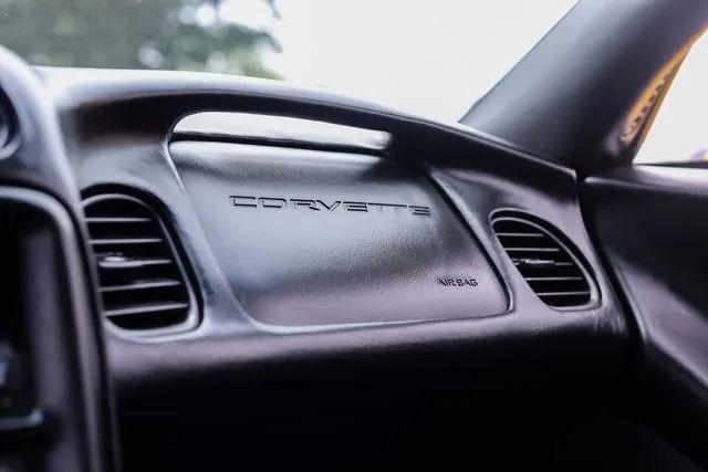 2003 Chevrolet Corvette Base