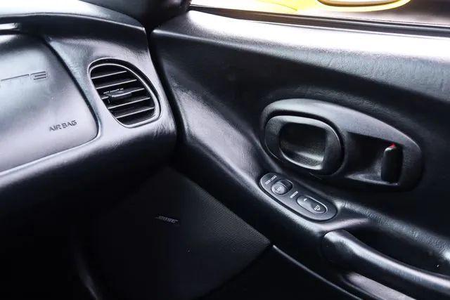 2003 Chevrolet Corvette Base