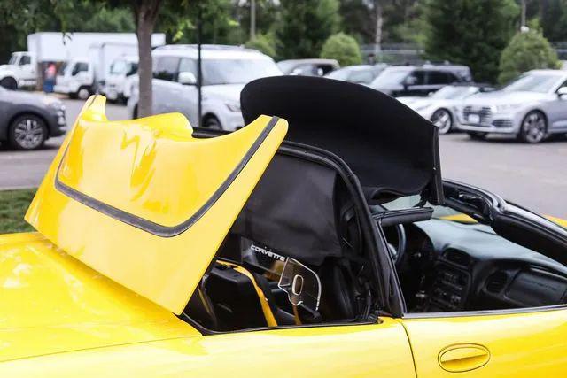 2003 Chevrolet Corvette Base